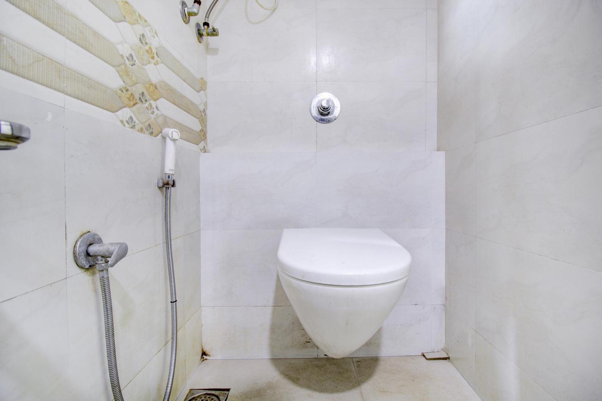 OYO 75262 Hotel Blue Light Mumbai Exterior foto